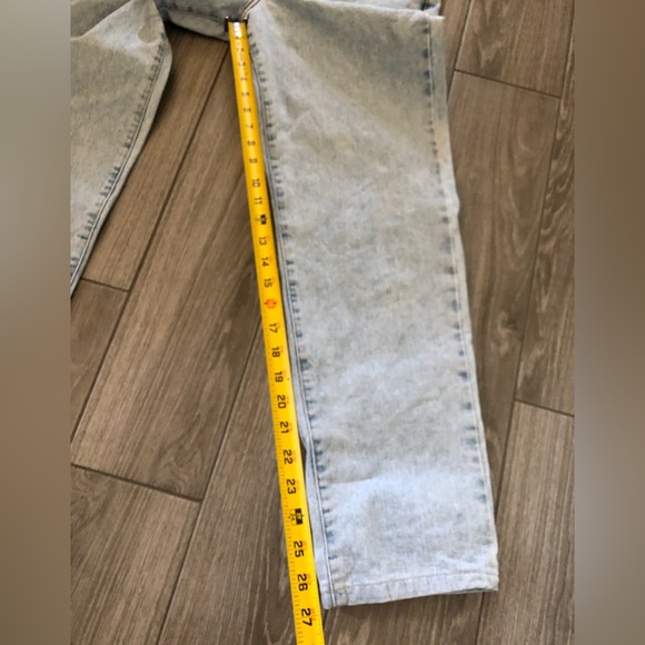 Calvin Klein|Vintage CK women’s light wash mom Jeans,Brown logo•••100% cotton - Picture 12 of 16